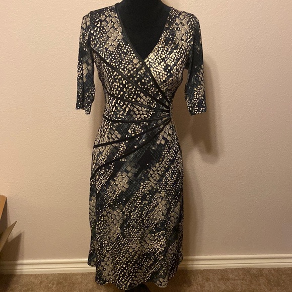 connected apparel Dresses & Skirts - V Neck Dress 1/2 Sleeve